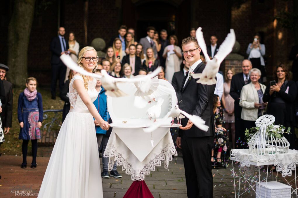 Weiße Tauben Hochzeit